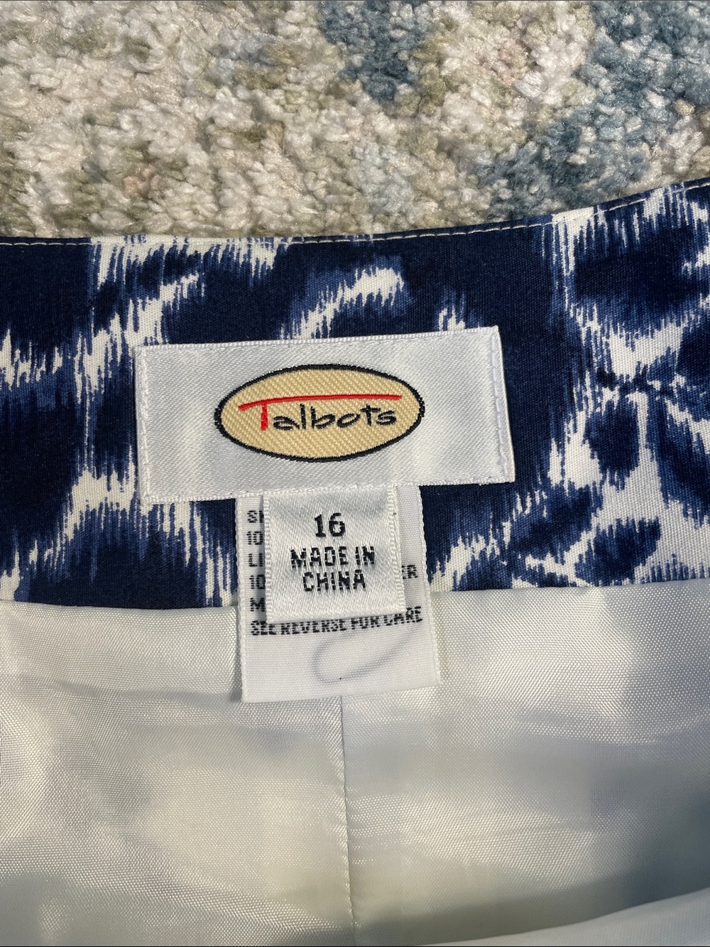 Talbots White Skater Skirt with Navy Floral Pattern - Picture 2 of 4